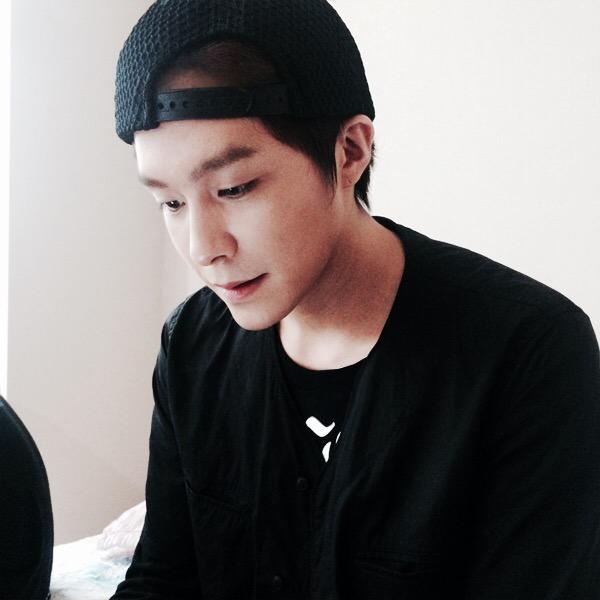 NFlyingThai's tweet photo. [Fancafe] 150624 #NFlying #NFlyingDailyPic #Seunghyub #Kwangjin #Chahun #Jaehyun http://t.co/emcN1Uau3S http://t.co/kHvEPPAZmd
