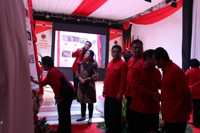 PDIP_Sulut's tweet photo. Peresmian Kantor DPP @PDI_Perjuangan http://t.co/Rft8P2z7OU