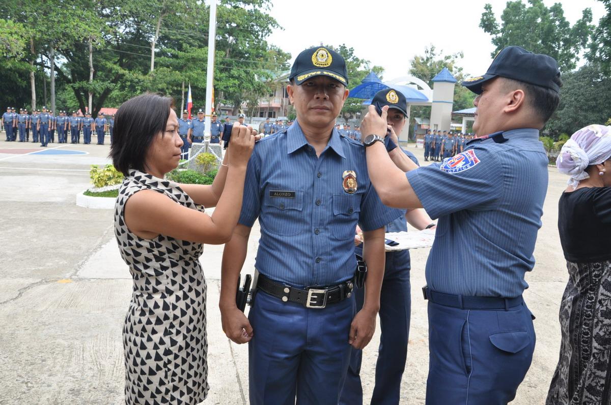 pnp_pro9's tweet photo. ARD led the Donning of Ranks to the newly promoted PCOs.06/22/15. @OTCDS @RD_PRO9 http://t.co/mNRT5C7Sju
