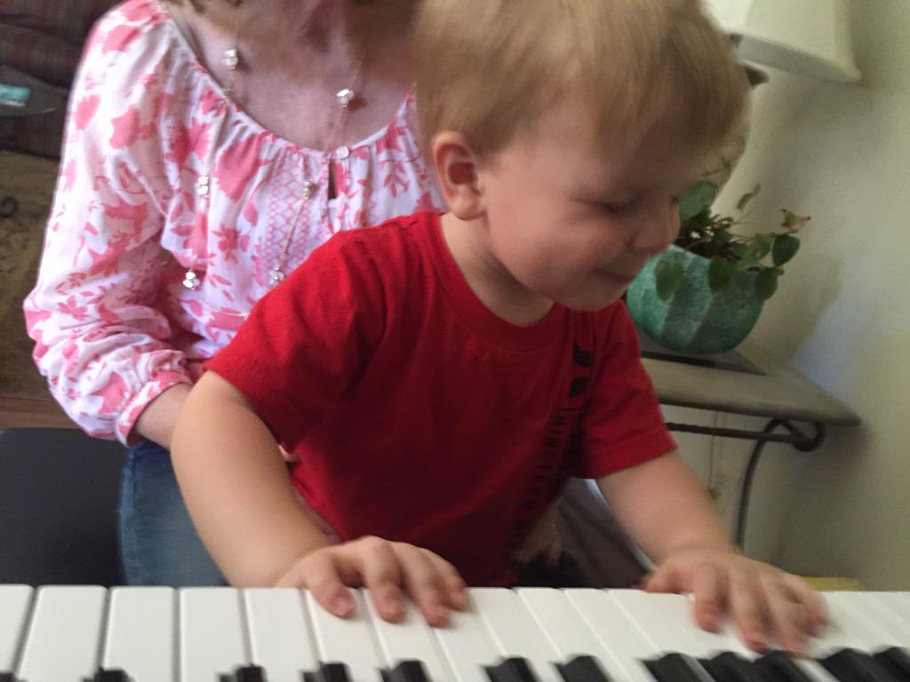 katembrown013's tweet photo. When you feel the music in your soul.. http://t.co/GqNd1p9Zmx