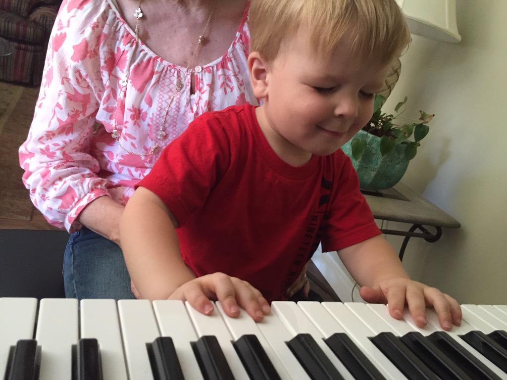 katembrown013's tweet photo. When you feel the music in your soul.. http://t.co/GqNd1p9Zmx