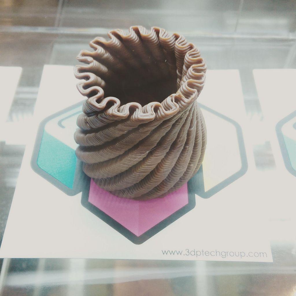 3DP_TechGroup's tweet photo. We are showcasing our #3dprinted #chocolates at APAC Innovation Summit. Yummy! http://t.co/7UgFIrXcmy