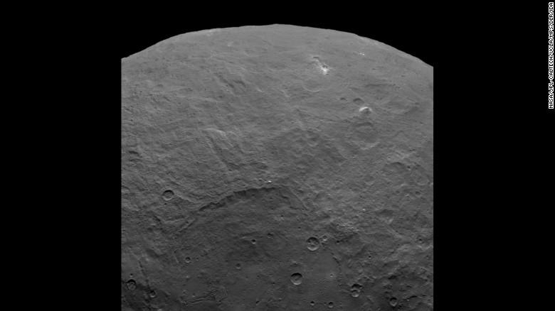 cnni's tweet photo. A NASA probe has spotted a baffling pyramid on dwarf planet Ceres. Do you think #ItsAliens? http://t.co/VFSv9hSshB http://t.co/zh2LAgJXlA