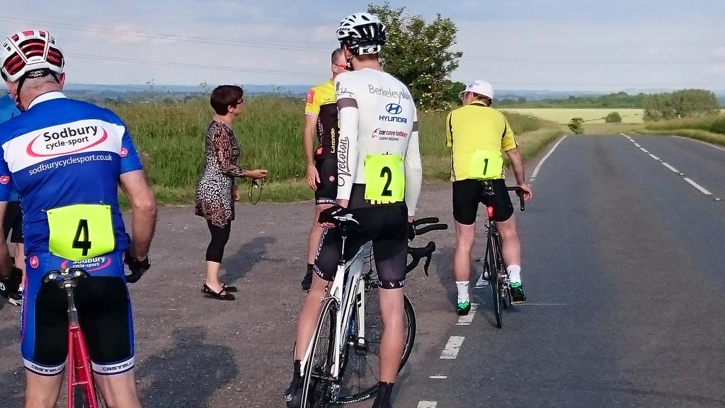 GPBikeStation's tweet photo. Sending off @redangus1381last night at number 3 for one final 10TT. #RideOnAngus @VeloClubWalcot http://t.co/K8ThkkBHrA