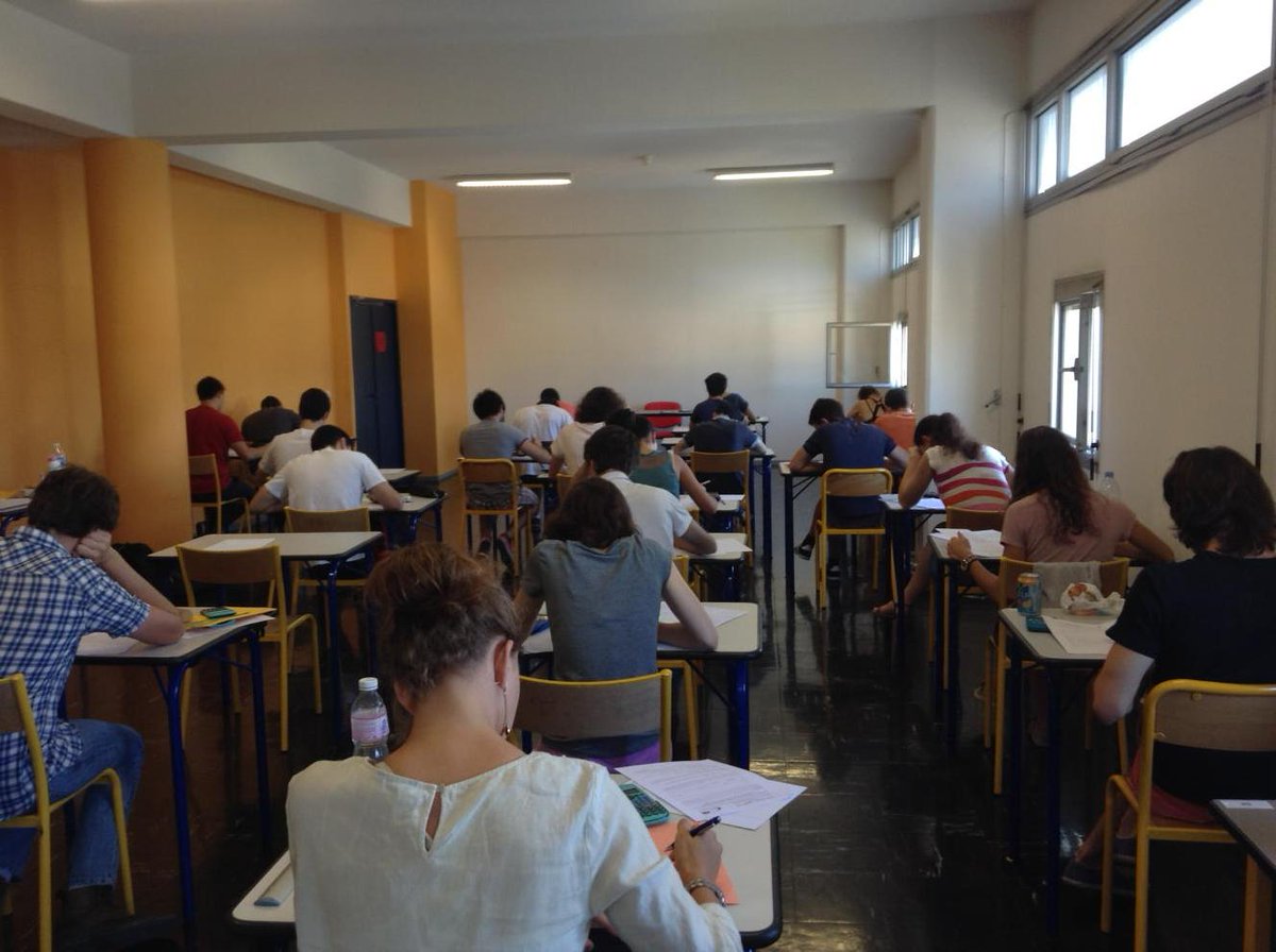 pdenis13's tweet photo. Ambiance studieuse, bon travail à tous pour cette épreuve MGP2. @CentraleMars @cdeumie  @jonathan_rosin http://t.co/sFp8ukBNlW