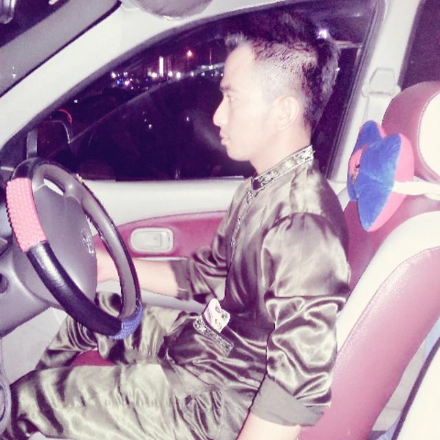 smileboy6573's tweet photo. Wlapun gk da tmen mau trawih,tpi aku tetap smangat,... http://t.co/TnrLv1UsDv