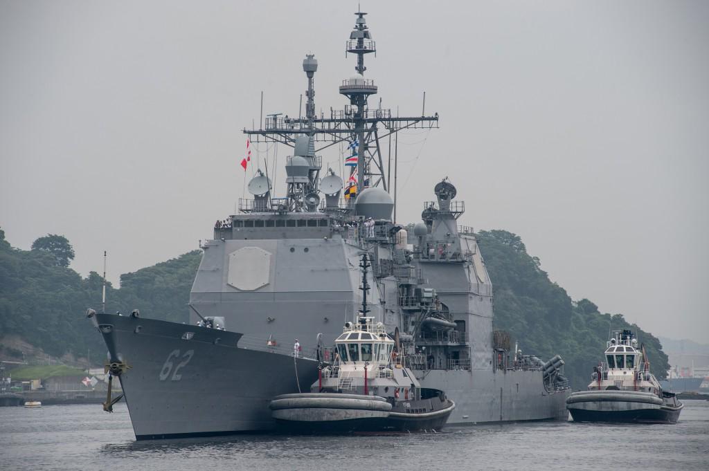 USNavy's tweet photo. #USNavy is on watch around the globe. Find out where: http://t.co/YbA7CBPknI #OperatingForward http://t.co/qwQrDJk5Bm