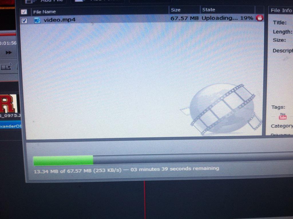 Randomania21's tweet image. 3 mins till my video is done so exited:D