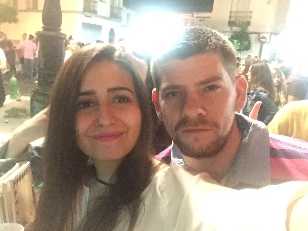 eleniiita15's tweet photo. Acabar #SanJuan2015 bailando #TengoElCorazonContento con @JoseCastu somos unos supervivientes 🍻💃🎶😍 http://t.co/KNZYrWFTGy