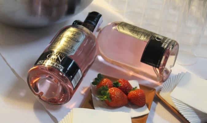 El 'milagro' de la ginebra rosa sevillana bit.ly/1GaXkSP