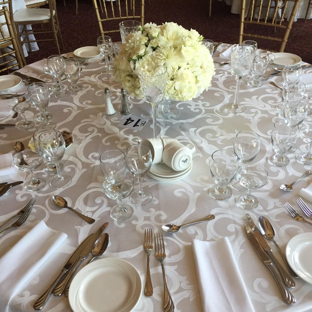 TidysFlowers's tweet photo. The fun is in the company you keep, working w/ this beauty is blast. @estparma #weddingplanners #weddingflowers http://t.co/N5tuih4o0e