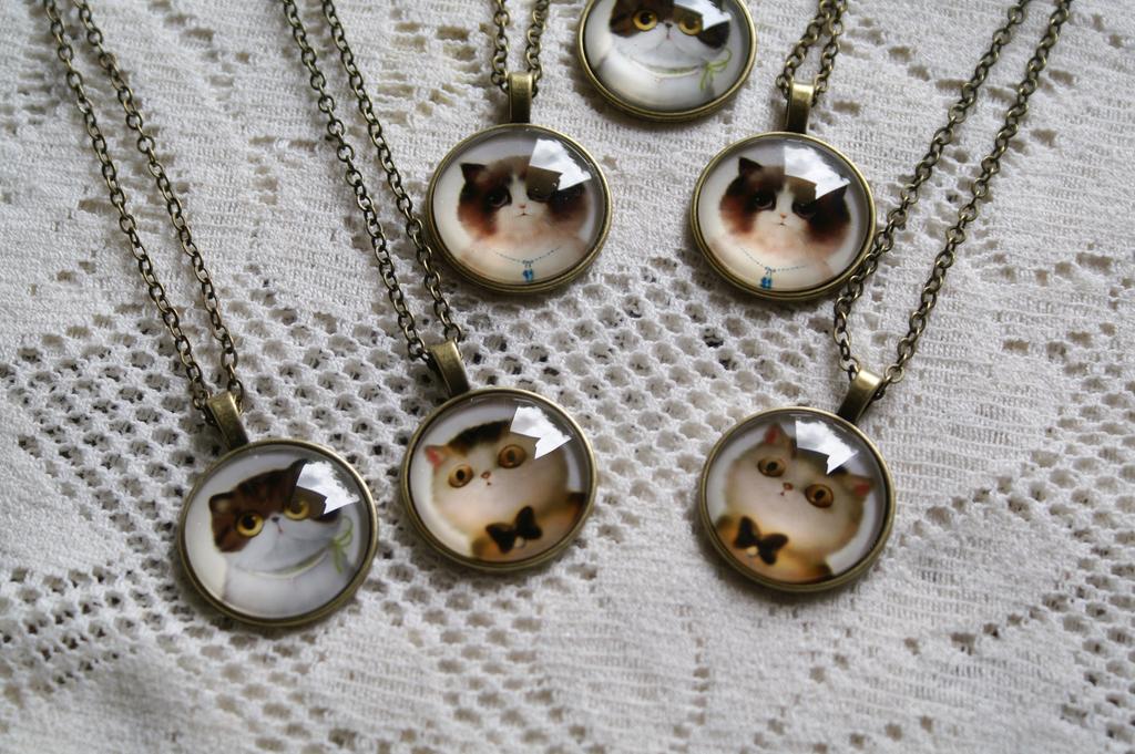 SweetenedJoys's tweet photo. Get'em now! Fast shipping! http://t.co/6UDXTRYeAL #etsy #etsyshop #shopsmall #etsylovers #cats #necklace #cute #sjop http://t.co/d3DtyyOfZh