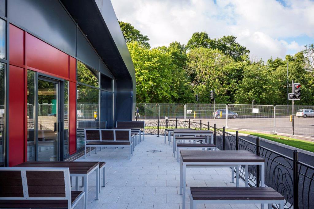 bandkbuild's tweet photo. Recently completed @CostaCoffee shell in #leamingtonspa for #trilogy #Construction by our  #KPS team &amp; #pm @RPPNews http://t.co/UMg2Bp4oYR