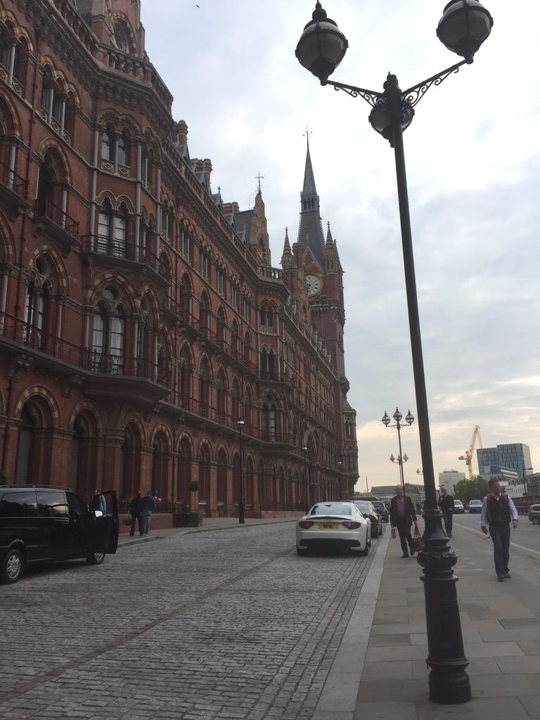 PopeNick's tweet image. Looking forward to speaking at #HRISCMeet today about inclusion &amp;amp; high performance exec teams