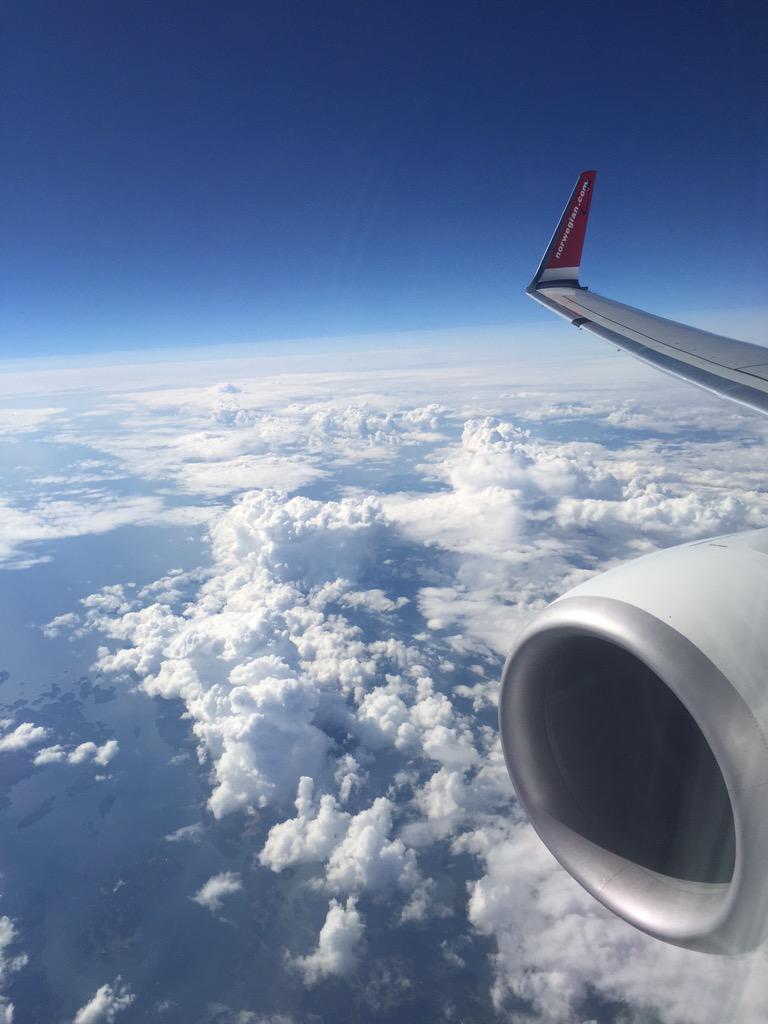 carlvodder's tweet photo. @carlhagman: Flying @Fly_Norwegian to Stockholm. Sunny, on-time and free internet. #sofarsogood #Stockholm #Flying http://t.co/Tv3am8gQ76