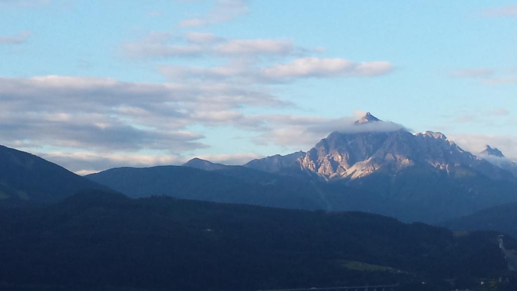 SusanneWunderer's tweet photo. wenn der tag erwacht #intirol #ibktwit http://t.co/ggQmgyxaGc