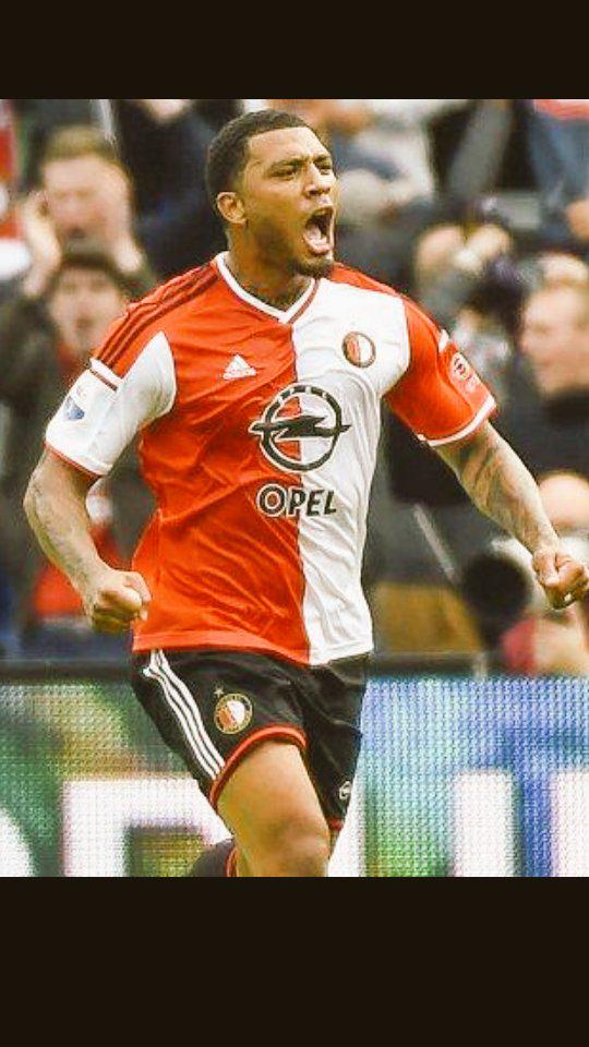 Plakplaat63's tweet photo. Als tie weggaat zal ik er geen moment wakker van liggen. .Maar wel beloven nooit meer terug te komen #Feyenoord http://t.co/dtTQFeWJcJ
