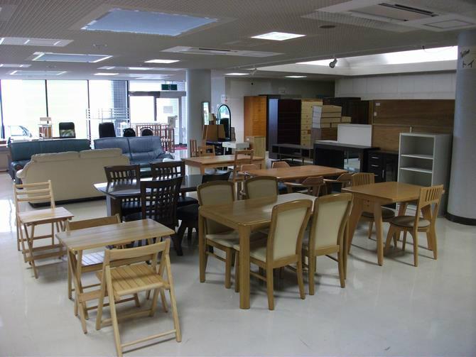 さいたま市広報課 リサイクル品展示販売会開催 引越し等で不要になった家具 を補修などして販売 6月25日 木 28日 日 9 12時と13 16時 東部環境センターで さいたま市在住 在勤 在学者が対象 Http T Co Uquwaapaw8 Http T Co G025h12akn