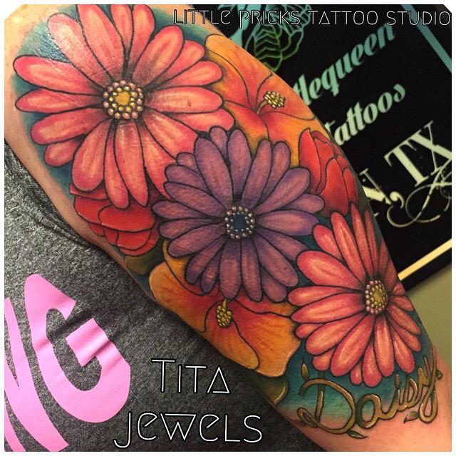 LittlePricksATX's tweet photo. Check out this #flower #halfsleeve by @titajewels #tattoo #austin #texas #inked http://t.co/NwI5qz3SVk