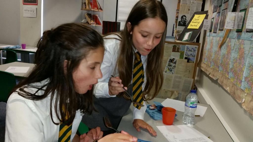 Kender_Y6S's tweet photo. Mmm I wonder whether Bruce Bogtrotter would enjoy these chocolate mug cakes http://t.co/03FbFECo7P