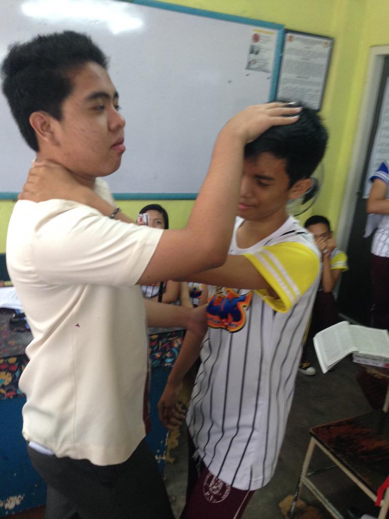 LAKAS_1516's tweet photo. California King Bed at Grade 10 - Clarke #LAKASPARTY http://t.co/BwazNs9s4c