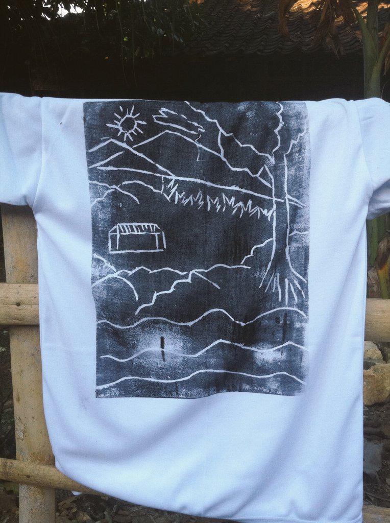 Semua kern adik-adikku! (Karya anak-anak Giriwoyo)
#JawaTengahTolakTambang 
#SaveGiriwoyo 
#woodcut #natural #kids