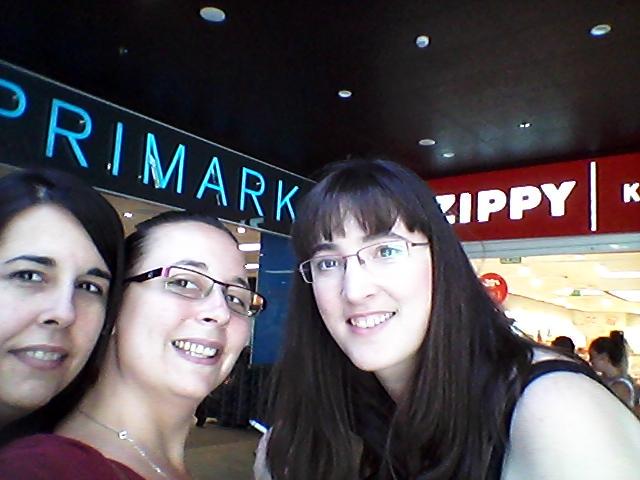 beamangon's tweet photo. No puede ser más típica #Primark #Huelva http://t.co/S4iQvJMdeO