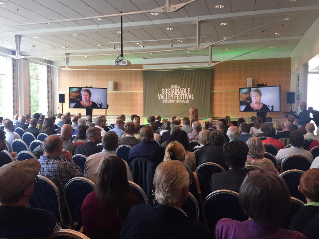 Sustain_Valley's tweet image. Statsminister @erna_solberg ønsker lykke til med Bærekraftkonferansen og mener Hurdal er en foregangskommune.