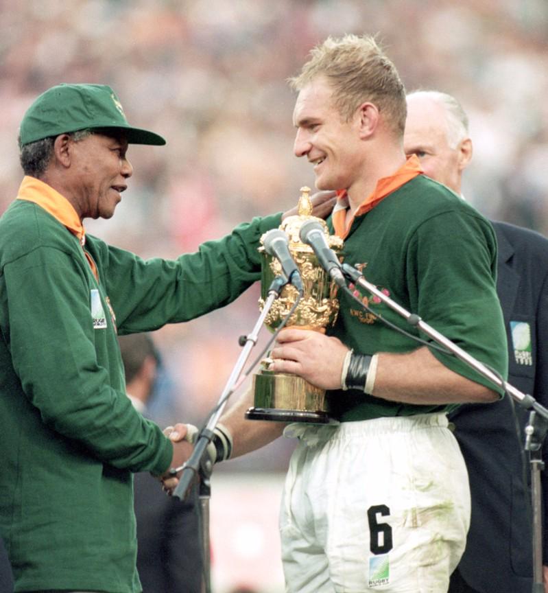 Delticom_SA's tweet photo. Today, 20 years ago, #SouthAfrica won the 1995 #RugbyWorldCup. #1995Reunited. Image Credit: Google Images. http://t.co/V1z8YcuJDj