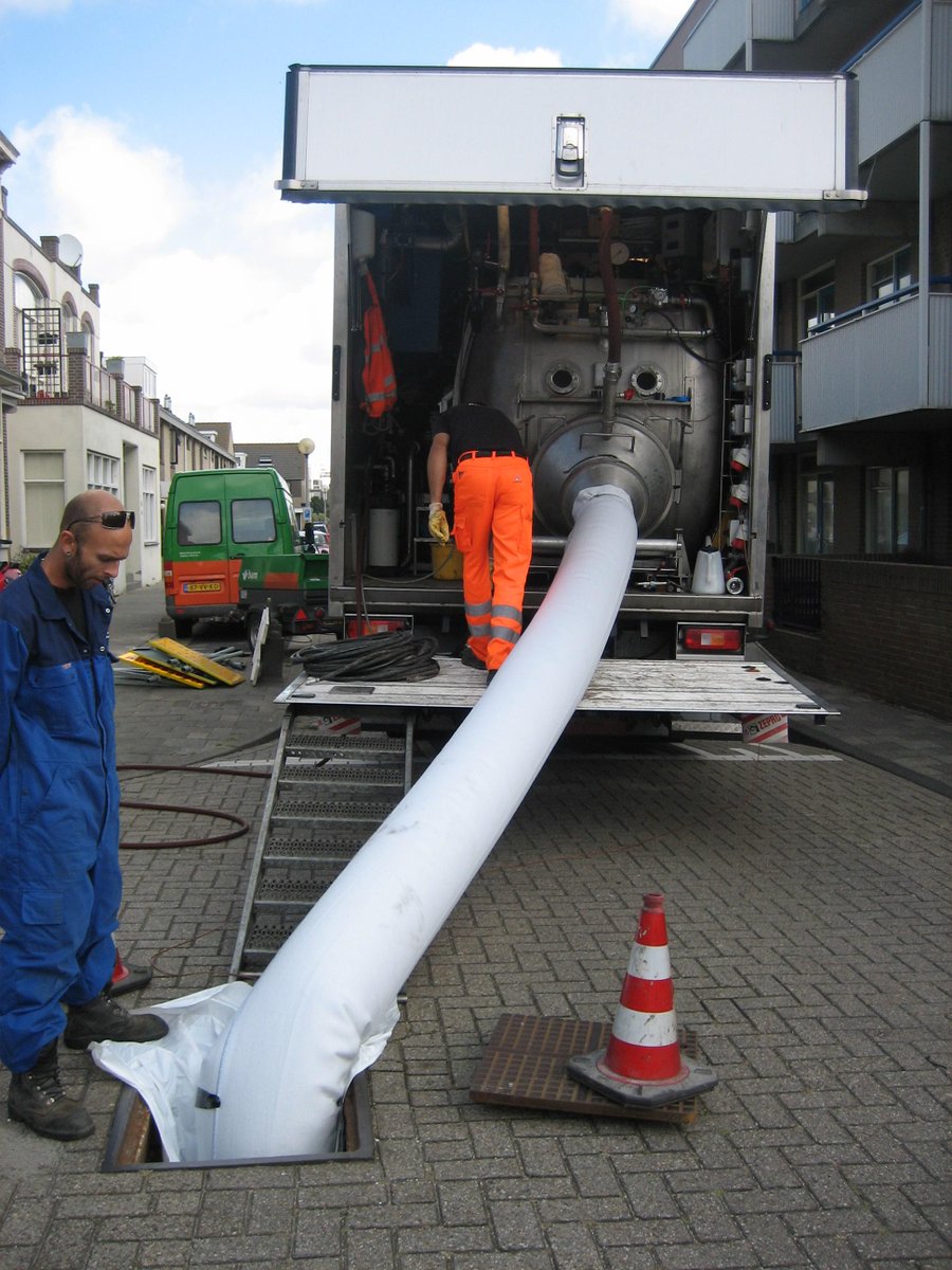 NoDigEvent's tweet photo. #NoDigEvent 2015. Alles over leidingaanleg en renovatie zonder graven. Toegang gratis! 
http://t.co/cqYpg7uzYV http://t.co/BUok1kHxP4