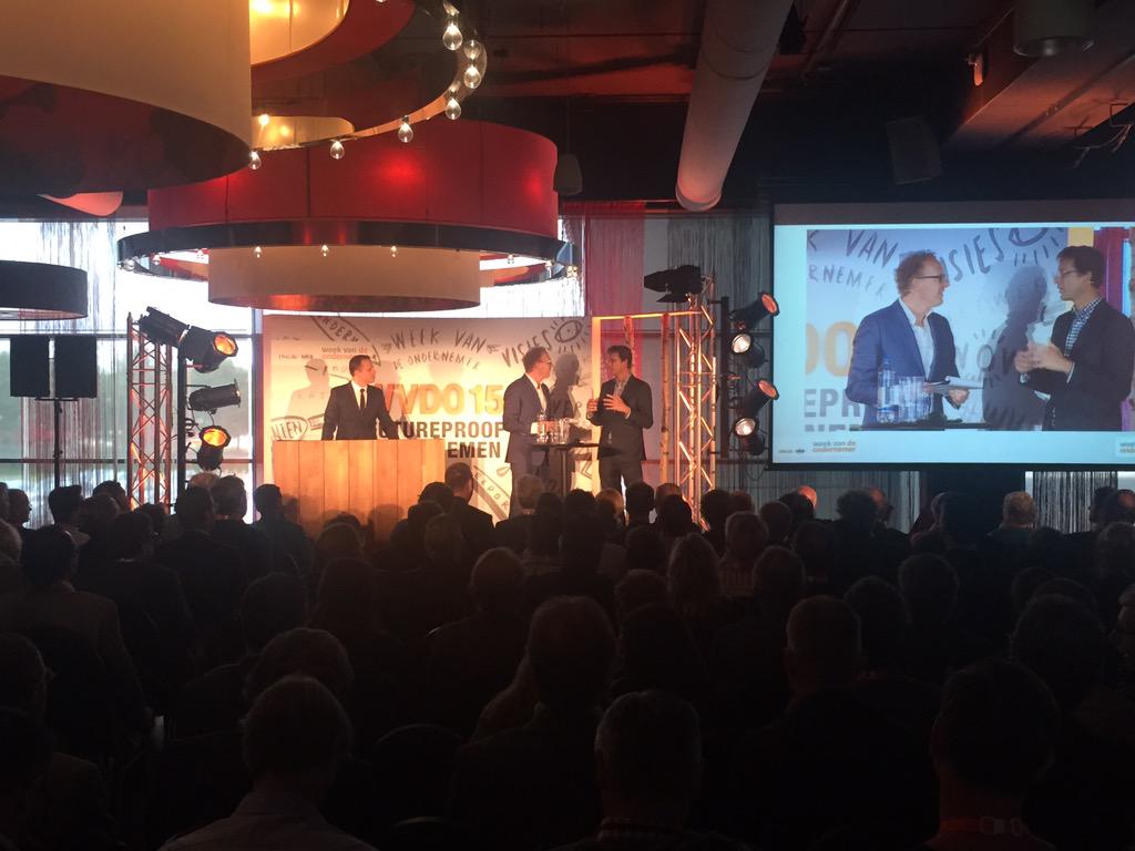 Scherpe @rensdejong #WVDO15 mooie visie #debs #piepschuim Bouwen als auto verkopen als telefoon recyclen als petfles