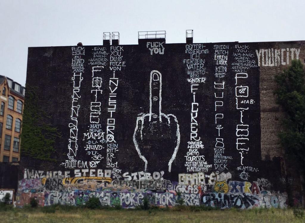 EdaVendetta's tweet photo. Ich vermisse Berlin! #ihrficker http://t.co/4PKyuarkXW