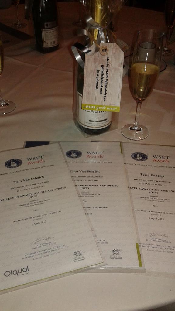 PlusvanSchaick's tweet photo. 3 wijndiploma's voor plus van Schaick Maarn! http://t.co/SUipCtk65a