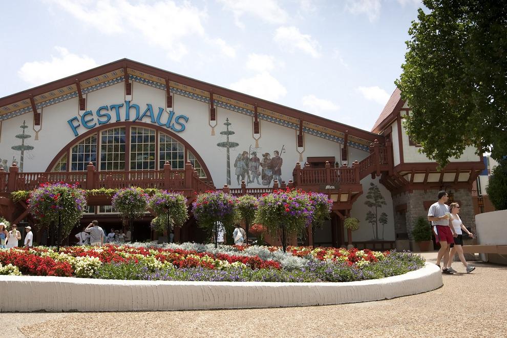 10Best's tweet image. Roll Out The Barrel...! 10be.st/1e35xAX | And Vote @BuschGardensVA's Das Festhaus Best Park Restaurant!