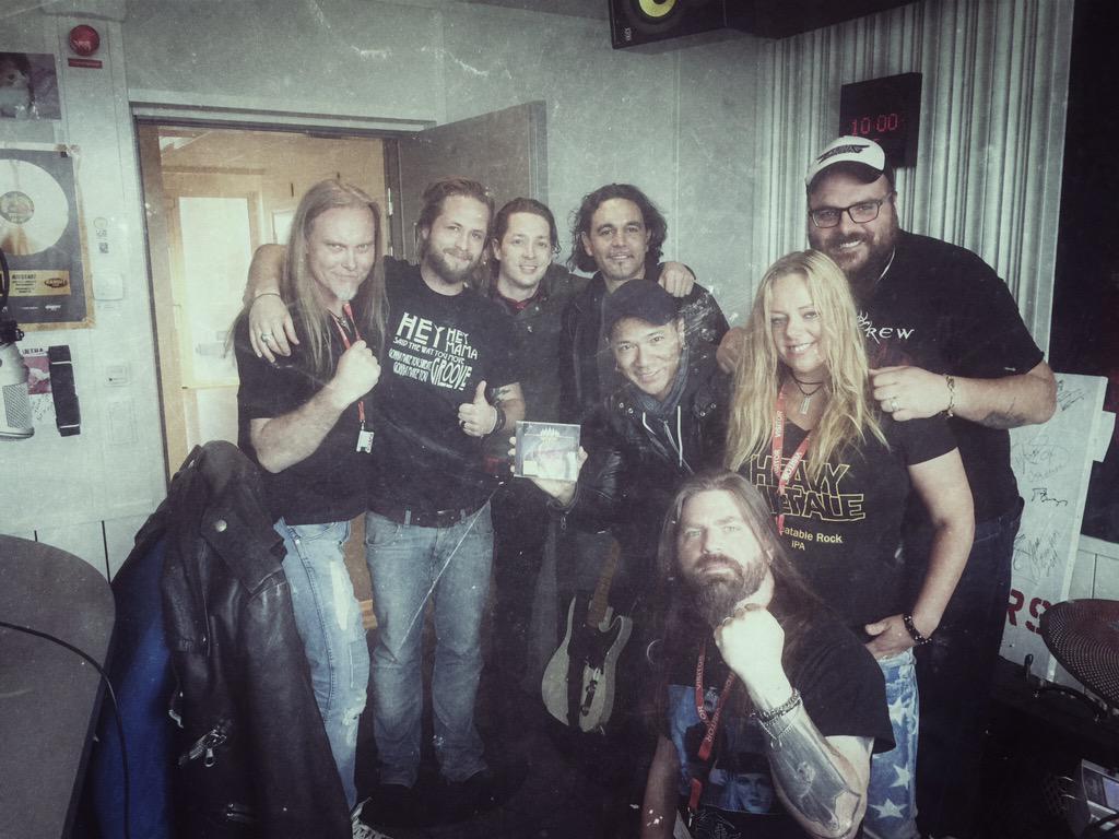 Wolf_Sweden's tweet photo. Just had a beer at @BanditRock with @dankojones. #wolfale #palemoonale #heavymetale http://t.co/WtvZUuK4St