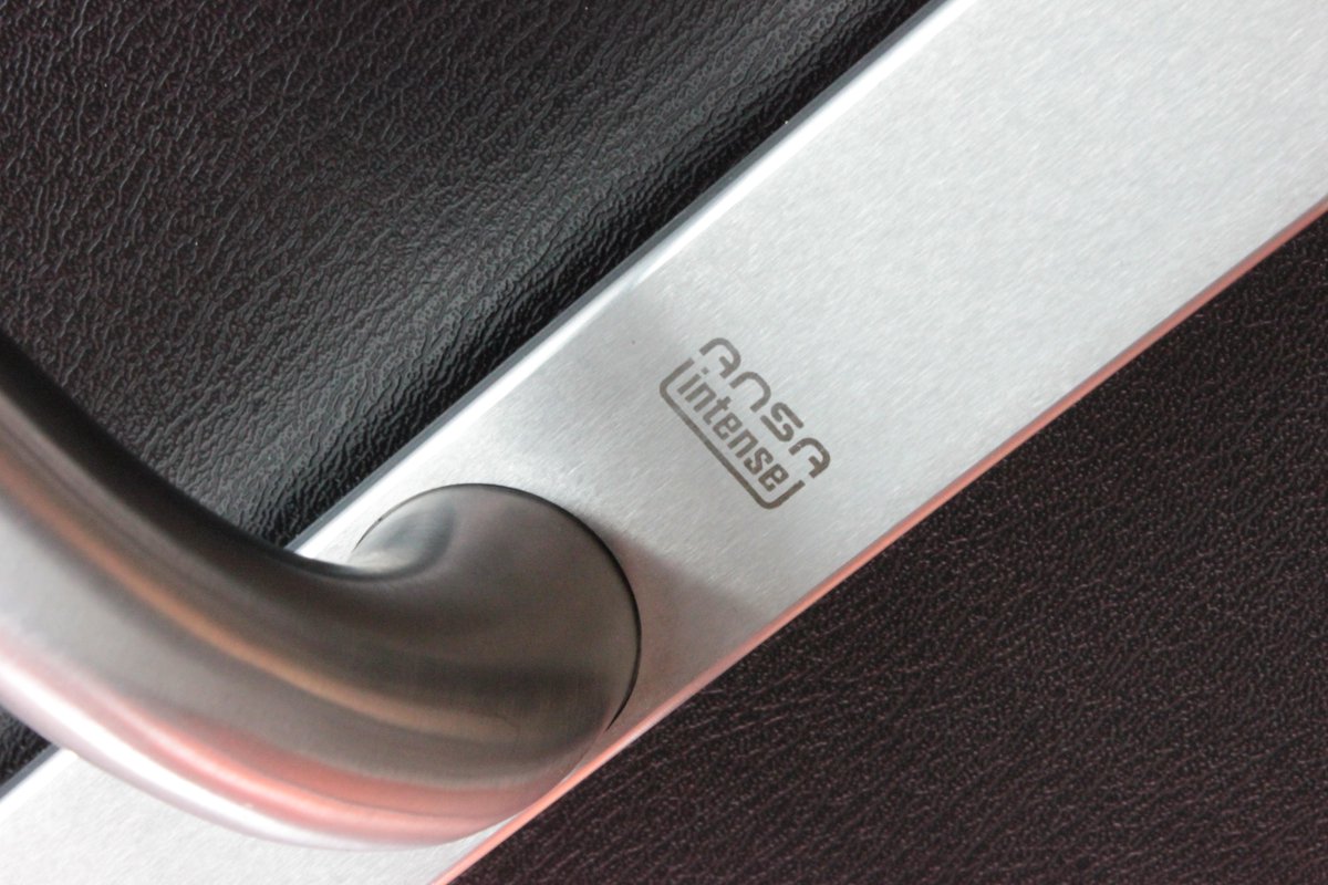 AnsaDesign's tweet image. Nieuw! Ansa INTENSE #RVS #veiligheidsbeslag voor intensief gebruikte #deuren. Meer info: ansadesign.nl/nl/nieuws/ansa…