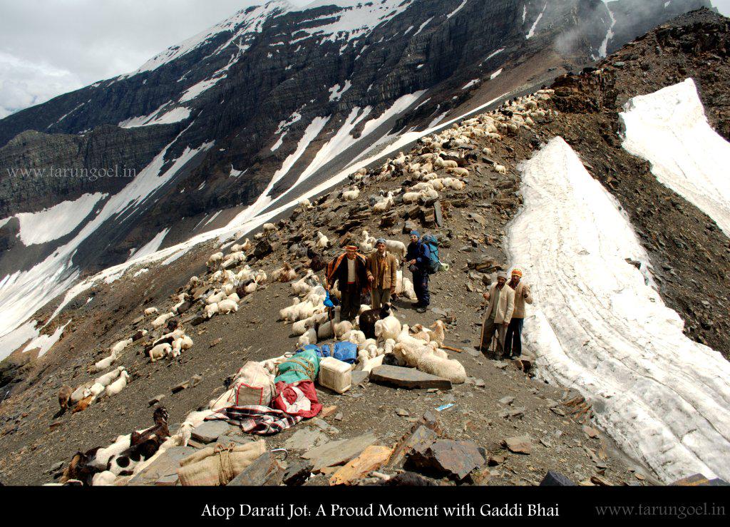 himachallive24's tweet photo. The #DaratiPass, 15,420 ft (4700 meters) connects the #ChurahValley of #Chamba - http://t.co/5KWkt8TgFA http://t.co/UDQPBfflvx