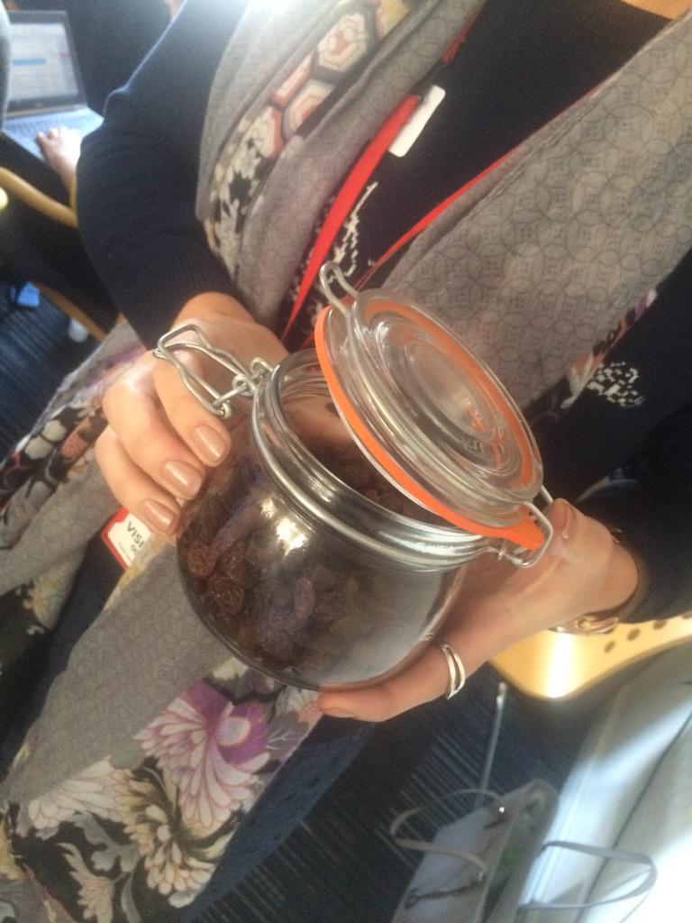 Gatherandgather's tweet image. Taking time out for 1 minute to focus on the taste of a raisin. #mindfulness #refocus #concentrationboost @kate_t85