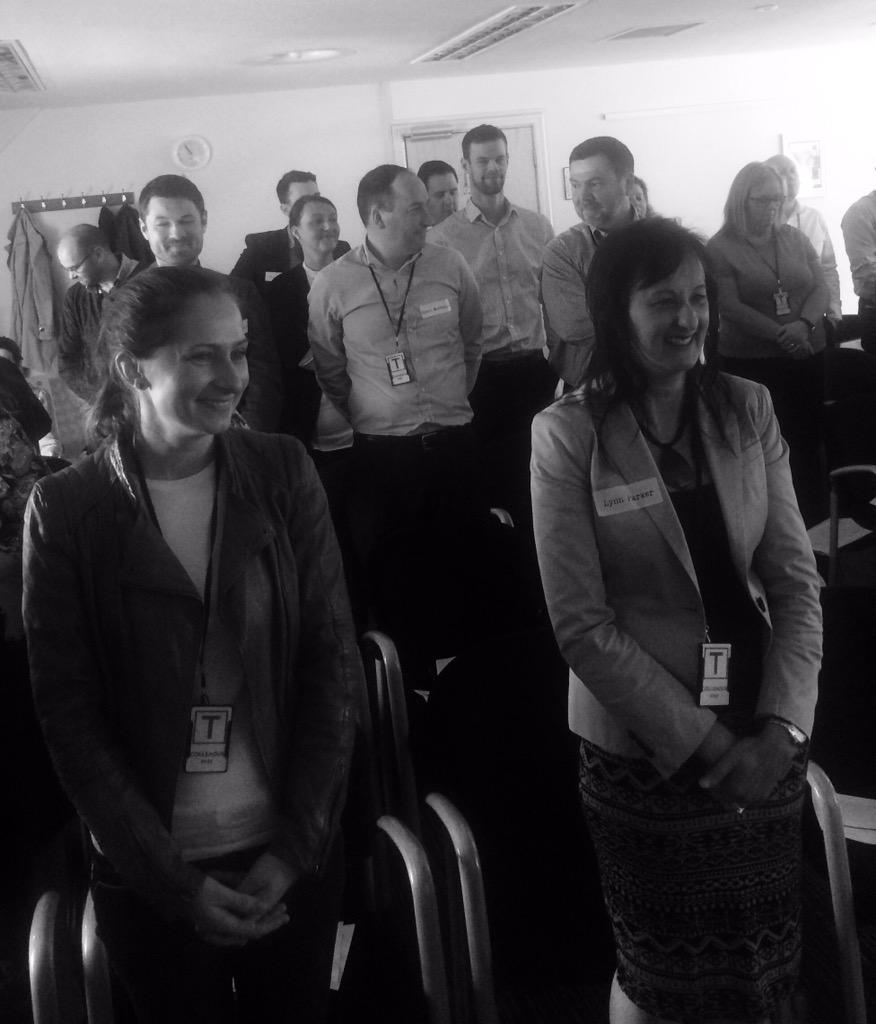 Gatherandgather's tweet image. Taking time out for 1 minute to focus on the taste of a raisin. #mindfulness #refocus #concentrationboost @kate_t85