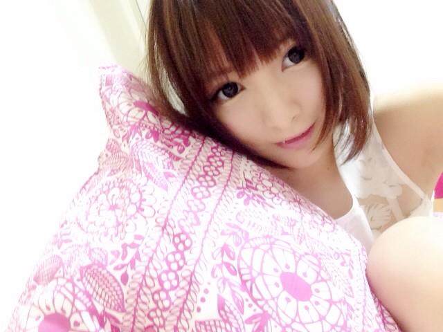 あたらしい枕きたあ&hearts;︎  もふもふや〜(●&acute;⌓`●)  テンションあがる&hearts;︎&hearts;︎ http://t.co/R7pbEBYjy3
