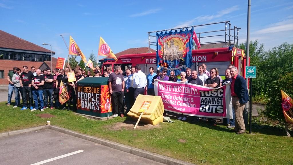 Protest against fire service cuts in North Yorkshire <a href="/NSSN_AntiCuts/">NSSN</a> <a href="/YorkshireYFJ/">Yorkshire YFJE</a> @yorkshumbertuc <a href="/YorkTUC/">York & District TUC</a> <a href="/tuscyork/">YorkTUSC</a>