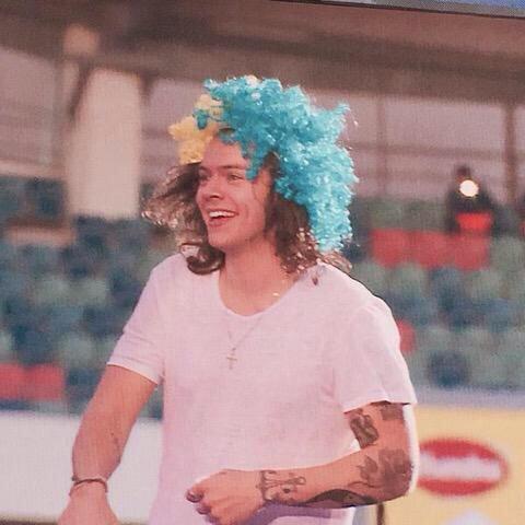 mmithnarry's tweet photo. It's just that....... I love your new hair @Harry_Styles http://t.co/6y5Be6YE8J