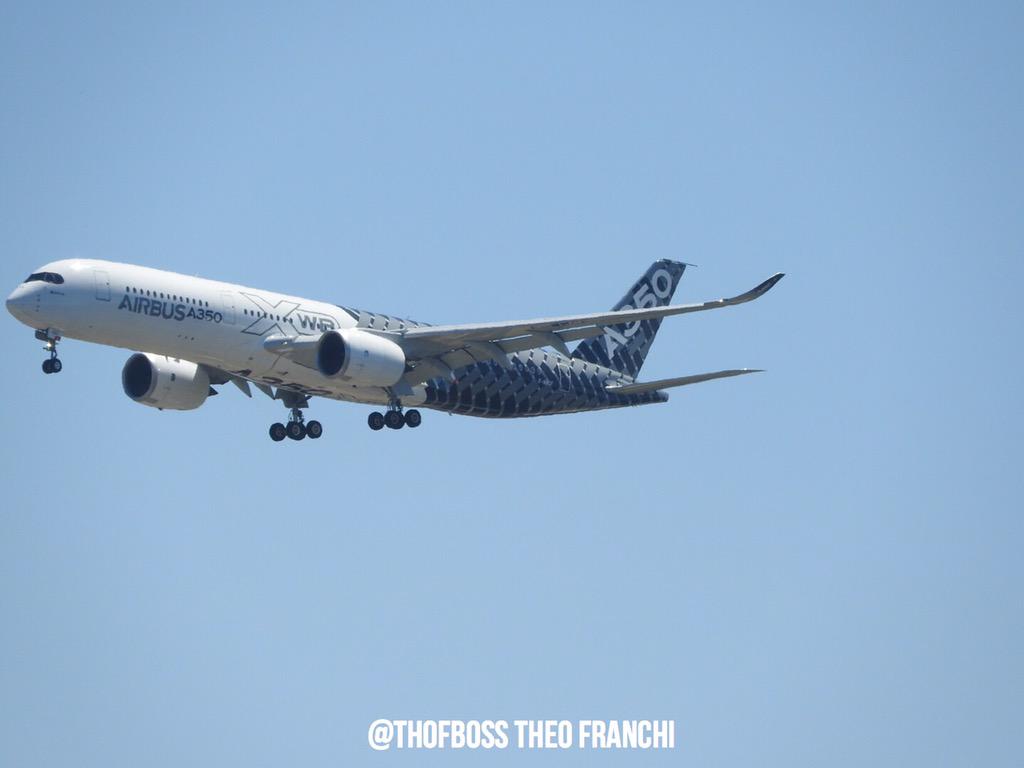 THOFBOSS's tweet photo. A350 #FWWCF flight test and 2nd go around in Toulouse @Airbus @airlivenet #avgeek #AllThingsAirbus http://t.co/8lU9u4iIo4