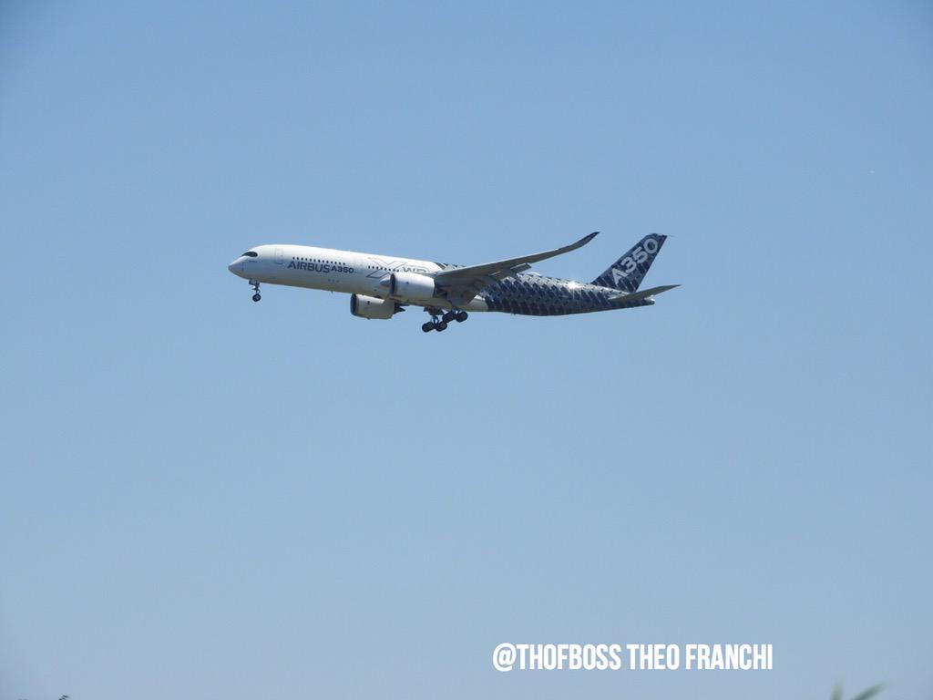THOFBOSS's tweet photo. A350 #FWWCF flight test and 2nd go around in Toulouse @Airbus @airlivenet #avgeek #AllThingsAirbus http://t.co/8lU9u4iIo4