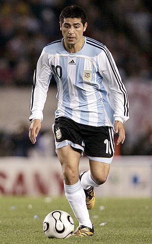 Happy 37th birthday to the enigmatic genius Juan Roman Riquelme. The epitome of elegance. 