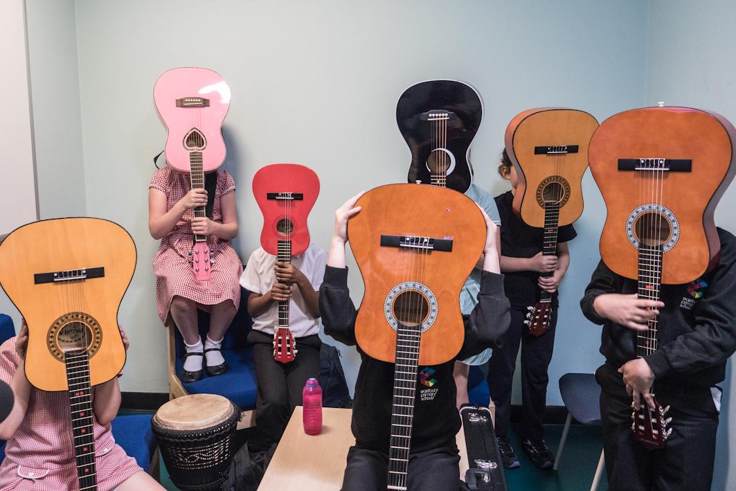 thepeterplace's tweet photo. @eastburyprimary invaded by guitar people with Samee G. Strumming for music week http://t.co/EvR9QnHpLC