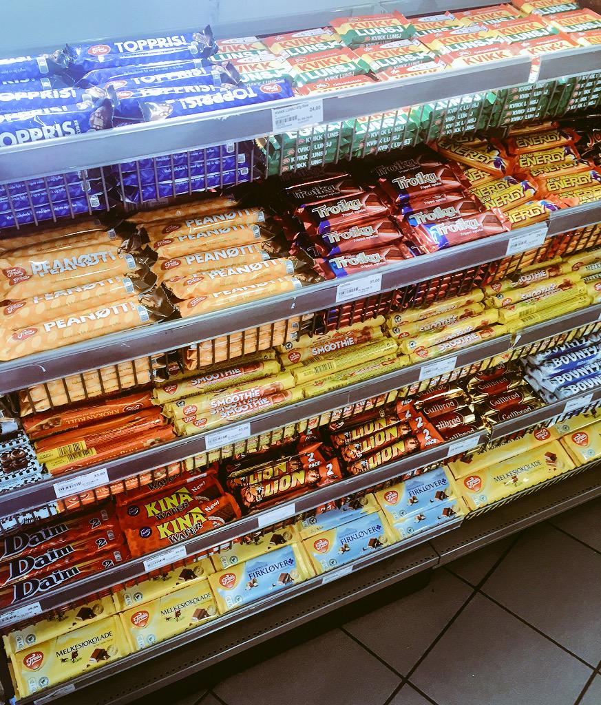 Rubiu5's tweet photo. OM NOM NOM CHOCOLATE NORUEGO http://t.co/lKdPvp4opJ
