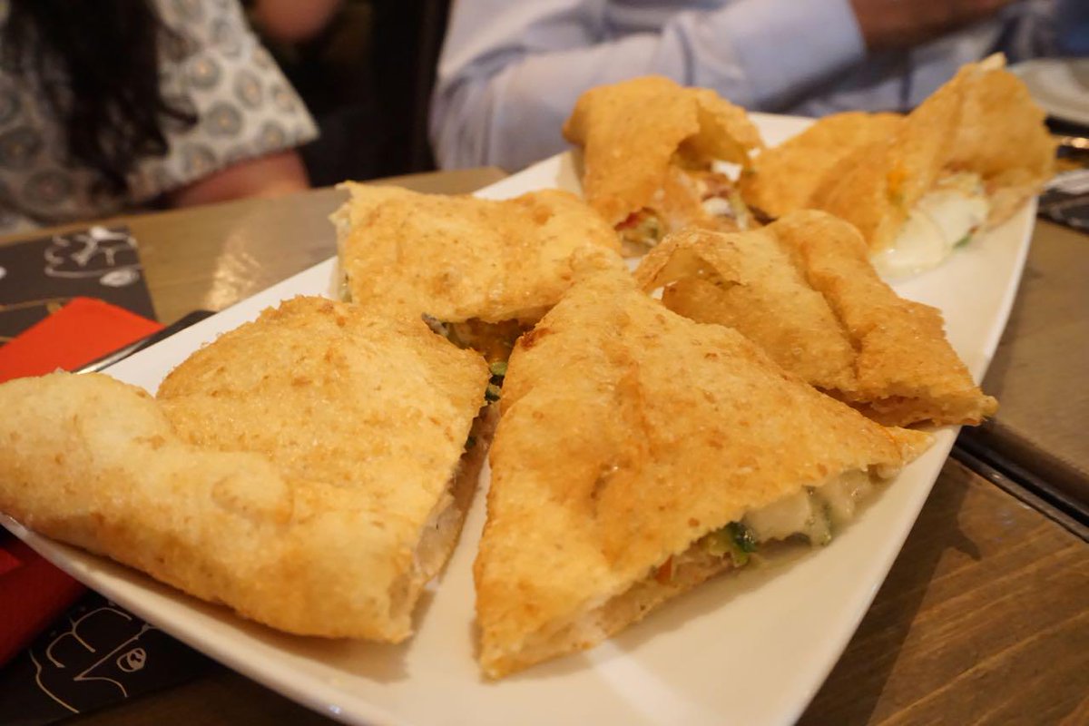 fudiblog's tweet image. bit.ly/pizzafrittaRom… La Mejo pizza fritta è di #romualdo @mercatofi #pizzafritta #florence