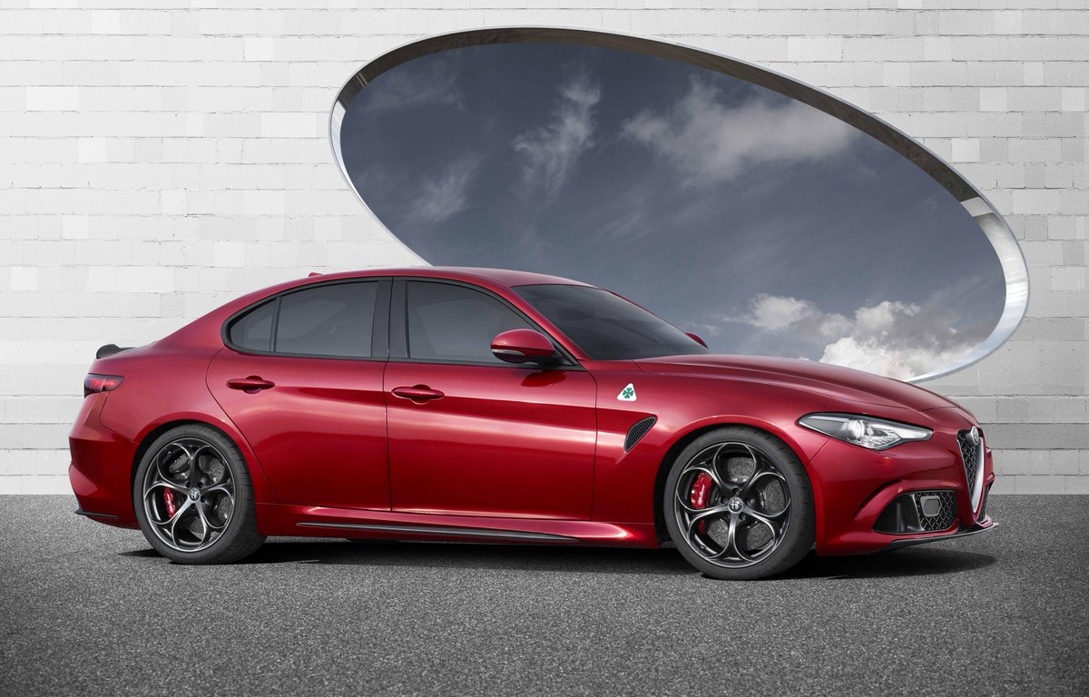 SteveGrant67's tweet photo. Enticing new #Alfa Romeo Giulia unveiled http://t.co/fNspBz7CdS @AlfaRomeoUK http://t.co/sWEwsZAl6l