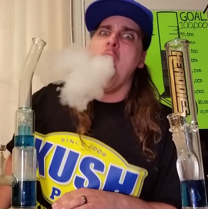 Weeedporn's tweet photo. That face you make when you take a huge hit... http://t.co/PvCbJP290c